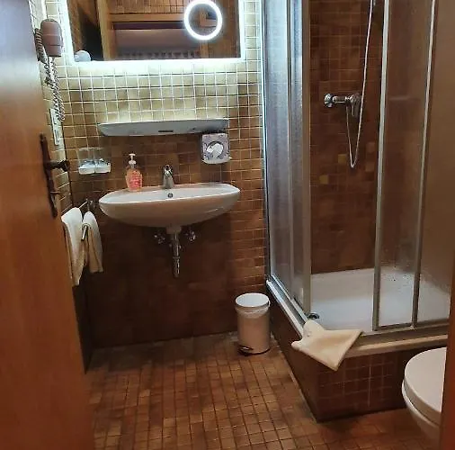 Hotel-gasthof Krone-lax Отель *
