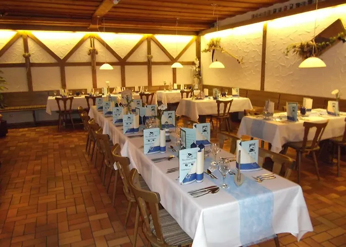 Отель Hotel-gasthof Krone-lax Scheinfeld