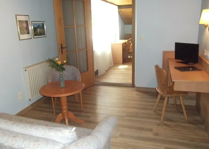 Hotel-gasthof Krone-lax Отель *